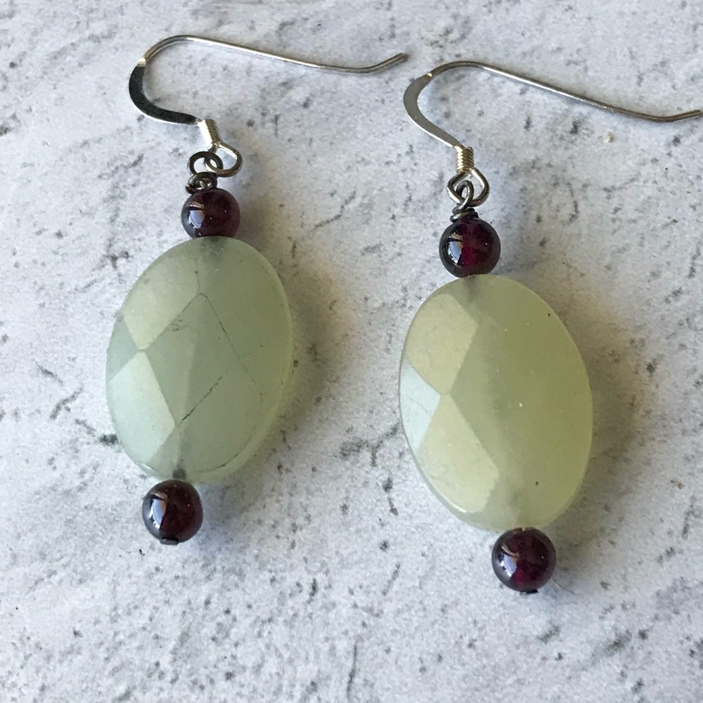 Dangle Earrings Green Aventurine Faceted Garnet Accent Beads - Picture 2 of 3